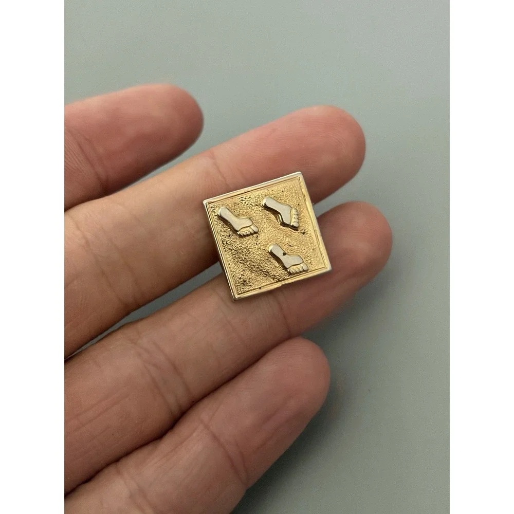 Vintage Footprints in the Sand Swank Goldtone Cufflinks and Tie Clip Christian